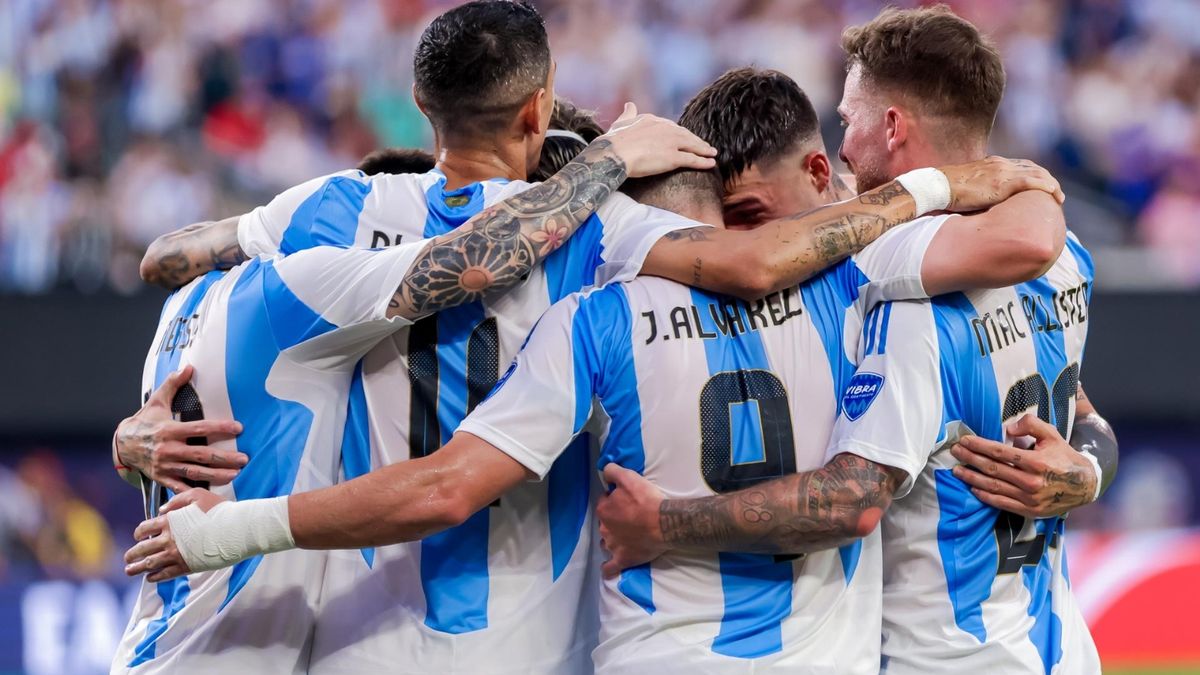 Un jugador de la Selección Argentina celebró el primer cumpleaños de su hijo y prendió las redes: las fotos