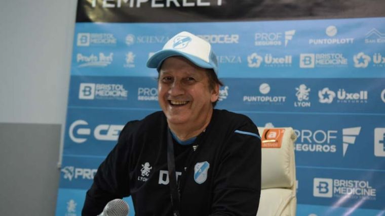 Perazzo no ocultó su felicidad por lo conseguido Foto: Prensa Temperley