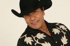 Lupe Esparza tiene más de 40 años de exitosa carrera al frente de Grupo Bronco.