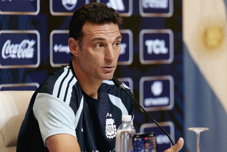 Scaloni entregó la de 55 y ahora resta definir la de 26: la prelista de la Selección para la Copa del Mundo. Scaloni entregó la de 55 y ahora resta definir la de 26: la prelista de la Selección para la Copa del Mundo.