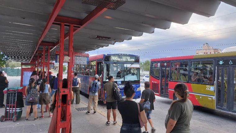 Paro Mendoza colectivo terminal