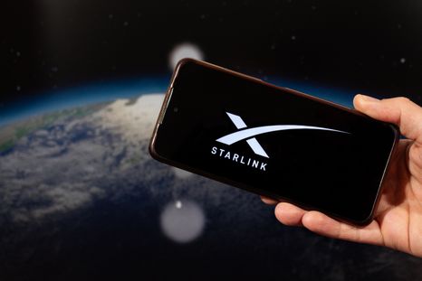 El uso de la conexión satelital de Starlink permite mantener la comunicación incluso en medio de la montaña o el desierto. El uso de la conexión satelital de Starlink permite mantener la comunicación incluso en medio de la montaña o el desierto.