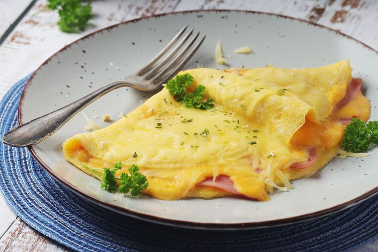 La receta de omelette de jamón y queso permite múltiples versiones, desde las más simples hasta gourmet. La receta de omelette de jamón y queso permite múltiples versiones, desde las más simples hasta gourmet.