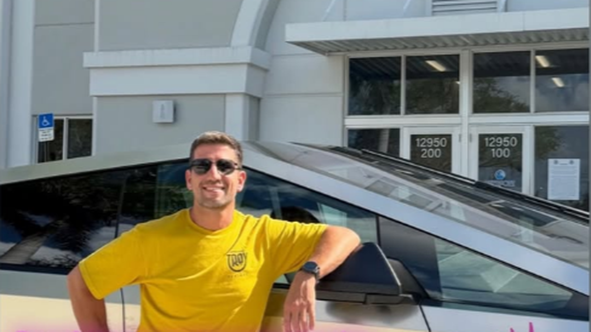 Un diputado de La Libertad Avanza estacionó un Tesla Cybertruck de USD 100.000 en el Congreso