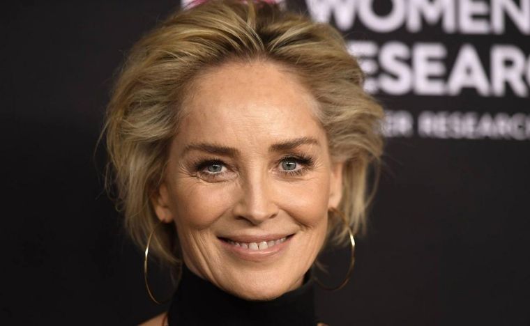 Sharon Stone sabe cómo adaptar a su edad, los outfits que los diseñadores crean para top models. Foto: Instagram