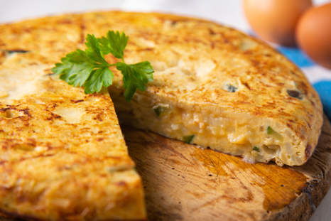 Tortilla de papas fácil y rápida con ingredientes simples Foto: Shutterstock
