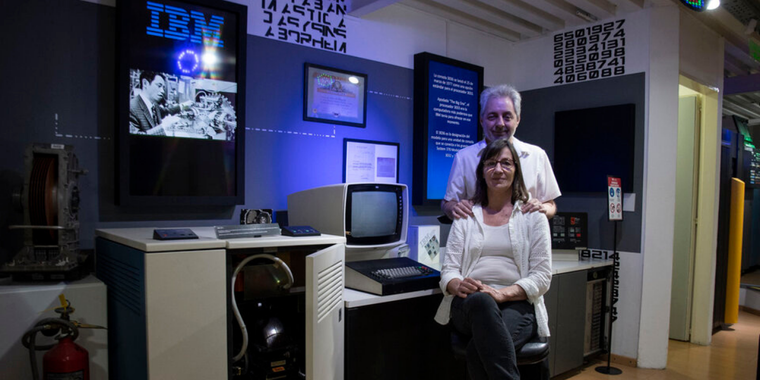Carlos Chiodini y Alicia Murchio, fundadores del Museo de Informática de Argentina Foto: Télam