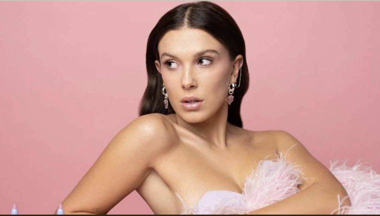 En algunas ocasiones, Millie Bobby Brown ha sido criticada por la elección de sus atuendos