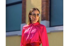 Nieves Álvarez nos conquista con sus tres looks en rojo y rosa. Foto: Instagram