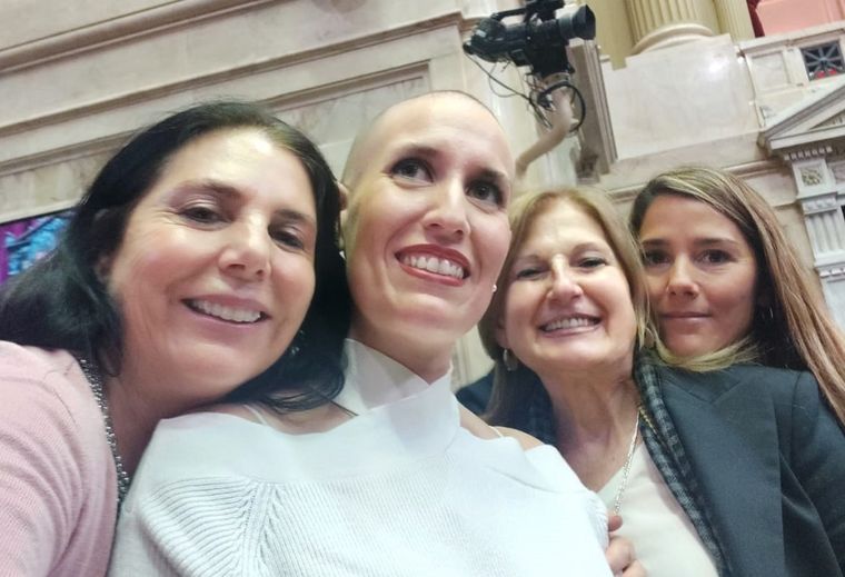 Sergio Massa destacó el esfuerzo de la mendocina Jimena Latorre para estar presente en el recinto.