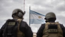 Las Fuerzas Armadas cobran en diciembre los mismos salarios que en noviembre, con el aguinaldo como ingreso adicional. Las Fuerzas Armadas cobran en diciembre los mismos salarios que en noviembre, con el aguinaldo como ingreso adicional.