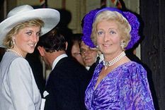 Lady Di, Frances Roche, realeza