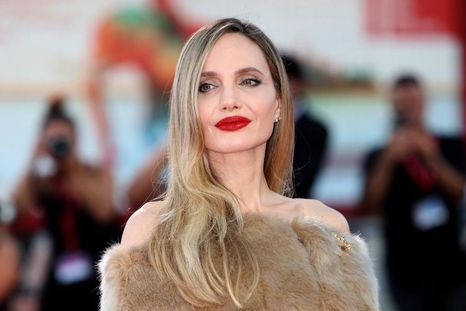 Festival de Venecia: Angelina Jolie afirma que estos son los vestidos que nunca fallan Foto: Instagram