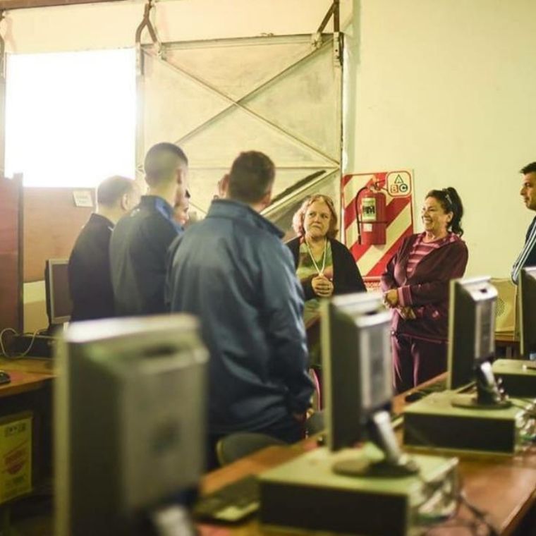 Hoy en día colaboran con 6 unidades de manera presencial.