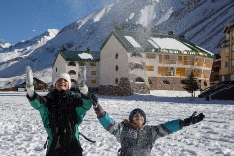 En Penintentes hay nieve para disfrutar en familia. En Penintentes hay nieve para disfrutar en familia.