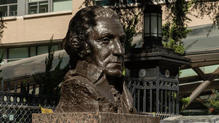 No está probado que George Washington tuviera ninguna vinculación con la elección del nombre de Estados Unidos.