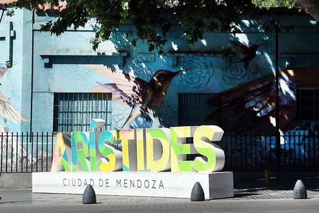 La tradicional casa de Arístides y Belgrano La tradicional casa de Arístides y Belgrano