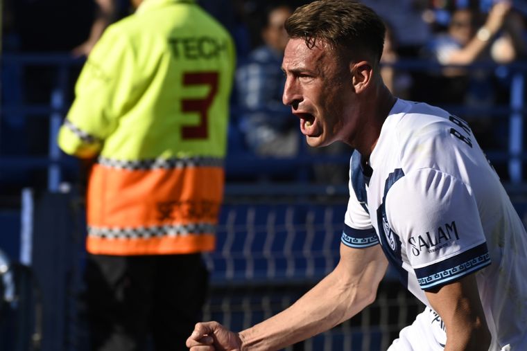 Braian Romero le dio el triunfo a Vélez sobre el final del encuentro. Foto: Fotobaires