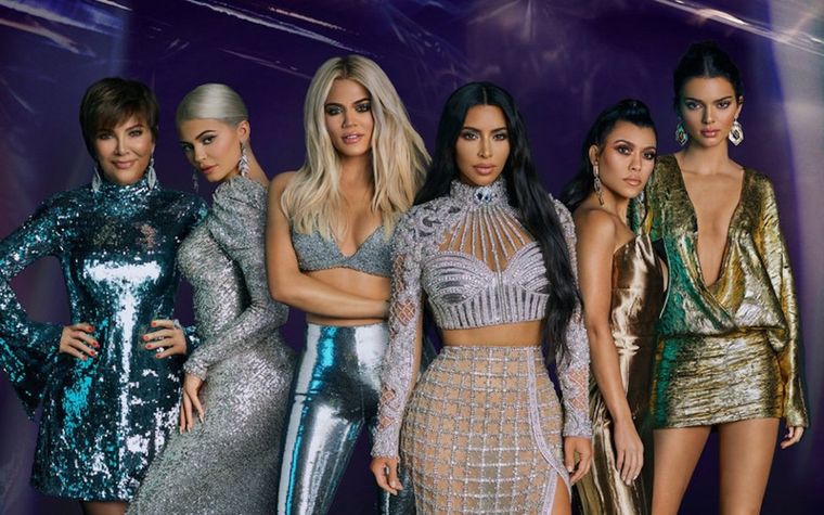 El divertido disfraz con el que las Kardashian sorprendieron a Kris Jenner Kardashian-Jenner Foto: Parade