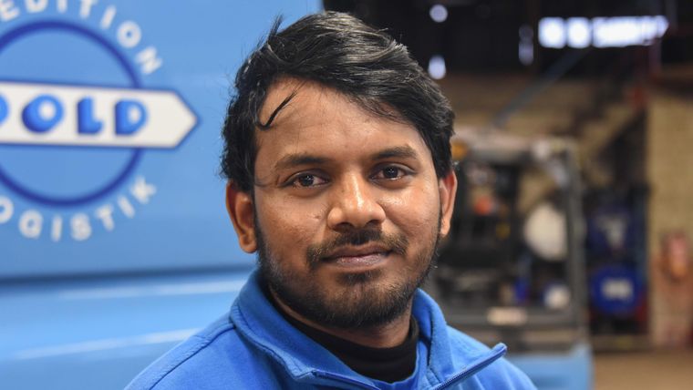 Ajay Kumar Chandapaka ahora conduce camiones en Alemania.