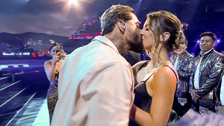 Maluma y su novia Foto: Telemundo