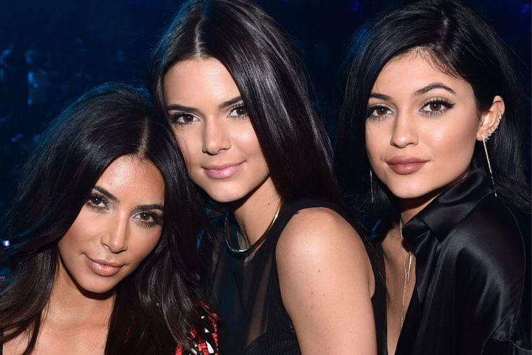 Kyle Jenner, Kendall Jenner y Kim Kardashian Kyle Jenner, Kendall Jenner y Kim Kardashian Foto: Bekia