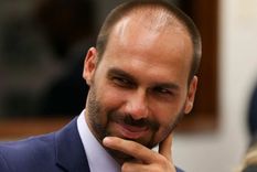 twitter: el hijo de bolsonaro quiere celebrar la presentacion de una ley con vino mendocino