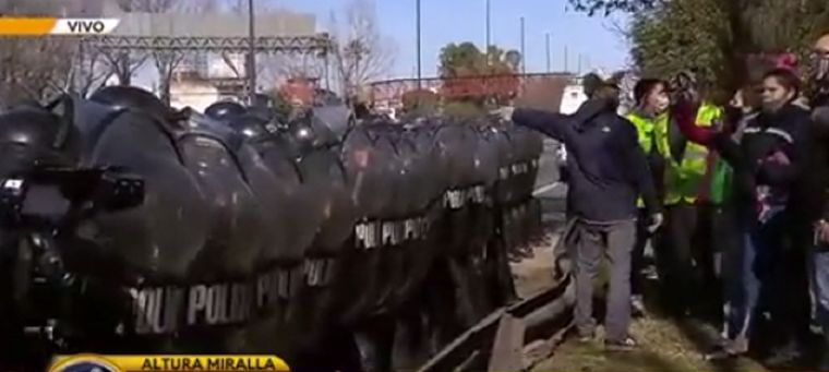 El enfrentamiento se registró en la autopista Dellepiane.