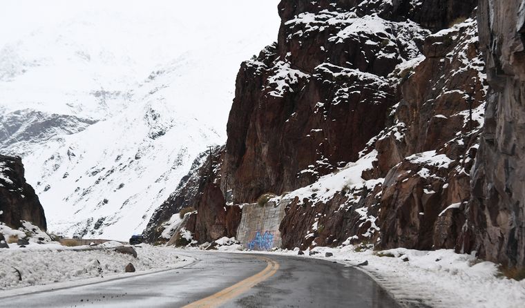 Mendoza, nuevamente bajo alerta por nevadas.