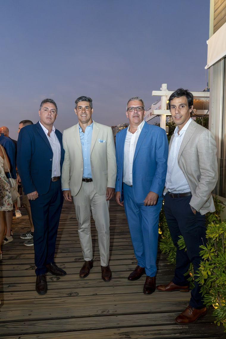 Juan Corbo, Javier Azcurra, Diego Berna e Ismael Pignatta. Juan Corbo, Javier Azcurra, Diego Berna e Ismael Pignatta.