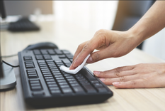 Aprende a eliminar la suciedad de tu teclado Foto: Shutterstock