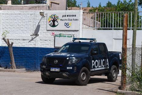 La maestra y la directora quedaron bajo traslado preventivo mientras la DGE analiza testimonios y actas vinculadas al caso. La maestra y la directora quedaron bajo traslado preventivo mientras la DGE analiza testimonios y actas vinculadas al caso.
