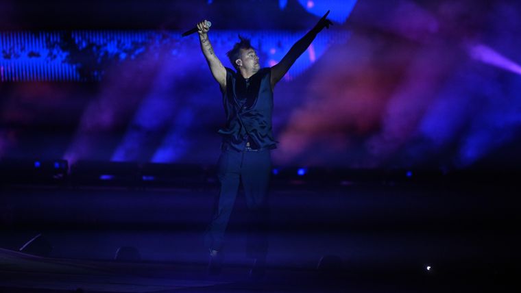 Chano bailó y se emocionó en el escenario. Chano bailó y se emocionó en el escenario.