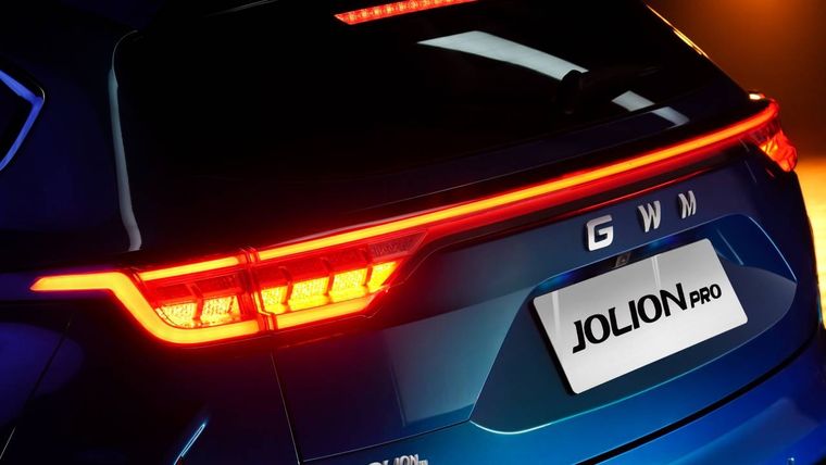 El nuevo Jolion Pro HEV estará disponible a partir del mes de junio, y la versión Deluxe se comercializará a 29.990 dólares, mientras que la Supreme se comercializará a 32.990 dólares.
