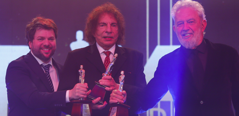 Guido Kaczka, Alejandro Dolina y Lalo Mir, los tres oros de la noche. Fotos: RS Fotos