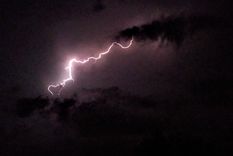 Un rayo en el cielo de Medrano. Foto: Twitter (@gilufe)