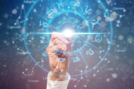 Si bien el zodiaco ofrece interpretaciones simbólicas, el desempeño escolar depende de múltiples factores: contexto familiar, hábitos de estudio, motivación personal y apoyo institucional.