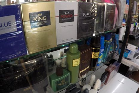 La Anmat prohibió una marca de perfumes artesanales por no contar con inscripción sanitaria y por reportes de dermatitis.