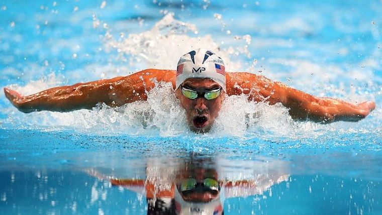 El estadounidense Michael Phelps se convirtió en una persona excepcional al prestar atención hasta a los más mínimos detalles para conseguir sus objetivos. Foto: GETTY IMAGES
