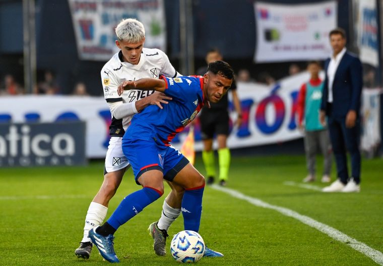 Independiente y Tigre se enfrentan en Victoria. Foto: FotoBaires