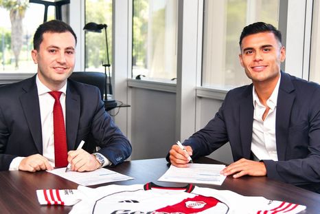 Fausto Vera puso el gancho en River acompañado únicamente por Di Carlo. Fausto Vera puso el gancho en River acompañado únicamente por Di Carlo.