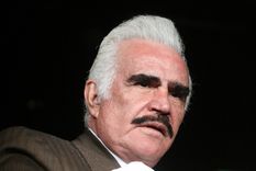 Vicente Fernández nació el 17 de febrero de 1940 en Huentitán El Alto, Guadalajara, México.