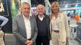 Alfredo Cornejo junto a Alejandro Bulgheroni y su esposa Bettina. Foto: Gobierno de Mendoza