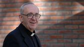 El chofer y amigo de Jorge Bergoglio cuenta su historia más cercana y humilde antes de convertirse en el Papa Francisco. El chofer y amigo de Jorge Bergoglio cuenta su historia más cercana y humilde antes de convertirse en el Papa Francisco.