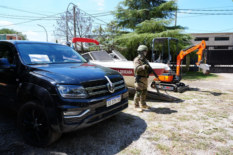 Impactante allanamiento policial en Rosario. Impactante allanamiento policial en Rosario.