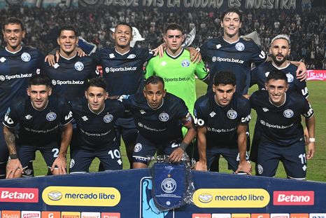 Independiente Rivadavia recibe a La Guaira en el Malvinas Argentinas. Independiente Rivadavia recibe a La Guaira en el Malvinas Argentinas.