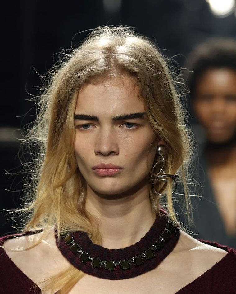 Qué significa el depression hairstyle: la tendencia de pelo del año según Prada. Qué significa el depression hairstyle: la tendencia de pelo del año según Prada.