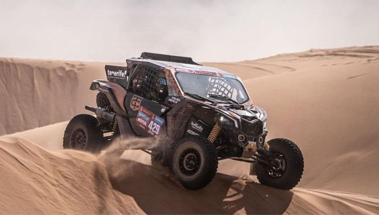 El auto que maneja Christina GZ y navega el mendocino Ricardo Torlaschi. Foto: Instagram @christinegz