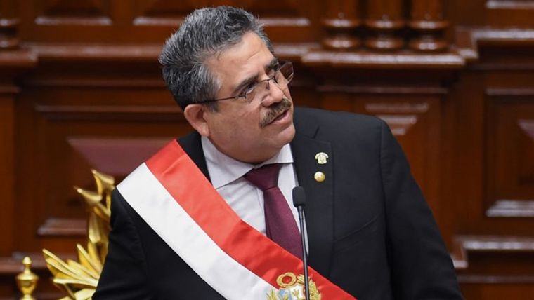 El nuevo presidente, Manuel Arturo Merino, asumió el martes.