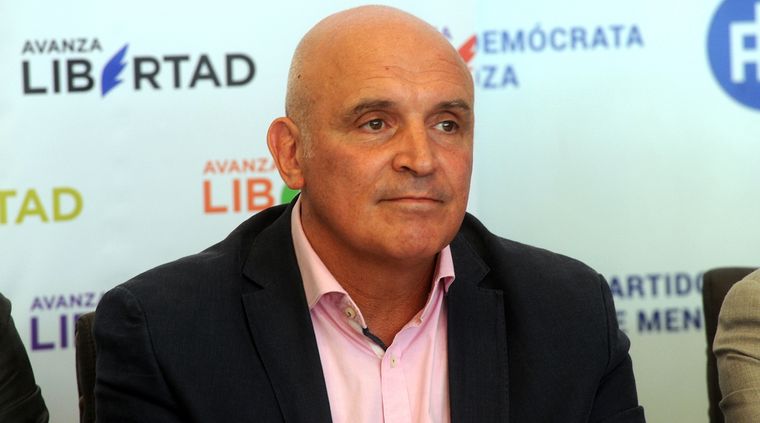 José Luis Espert fue denunciado por persecución y por alentar el odio mediante una publicación en Twitter Foto: ALF PONCE MERCADO / MDZ